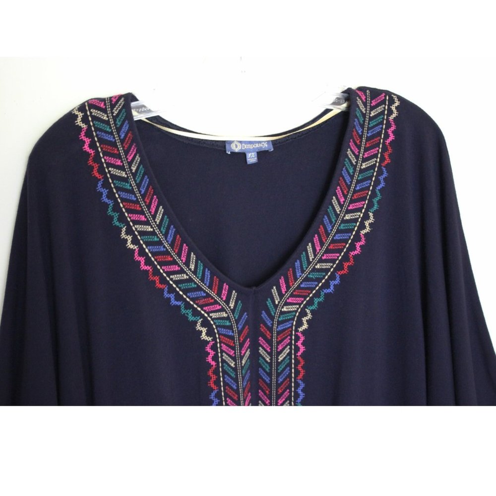 NWOT Plus Democracy Navy Embroidered Top Size 1X - Picture 3 of 9